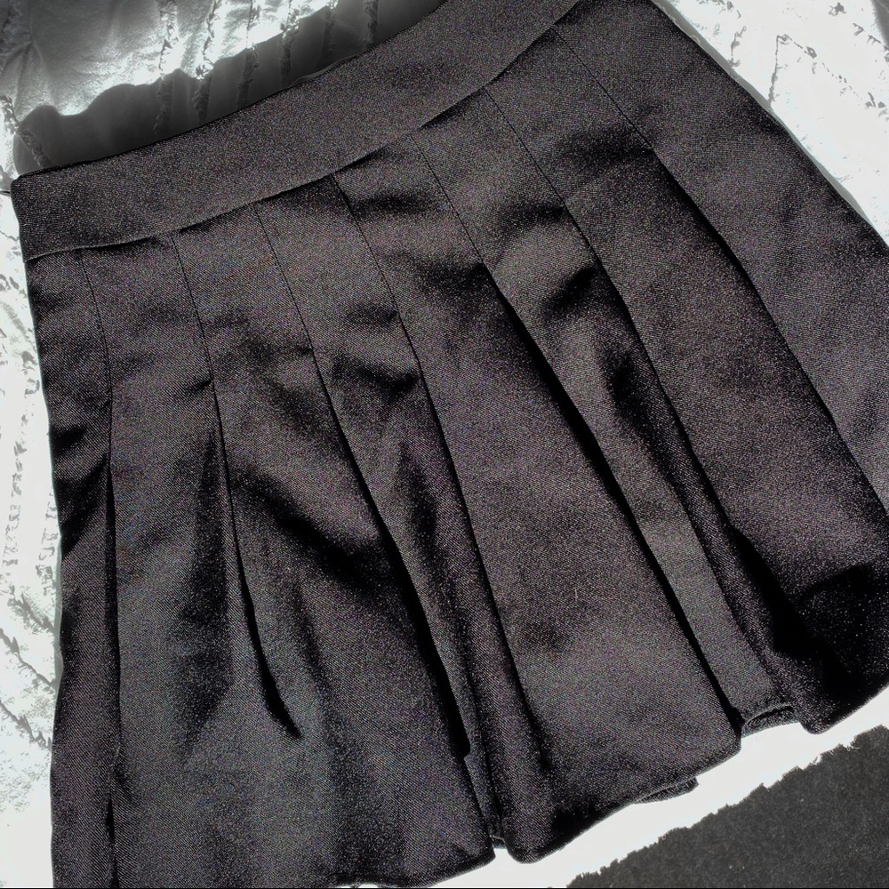 ✨ Black Pleated Skirt